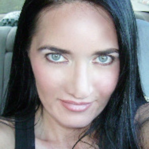 Meet your Posher, Heidi - Picture 1 of 1